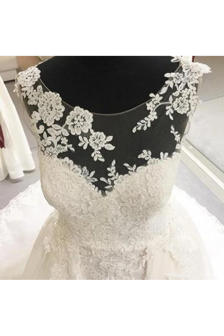 Backless Lace Brush Train Appliques Scoop-Neck Romantic Wedding Dress With Pleats