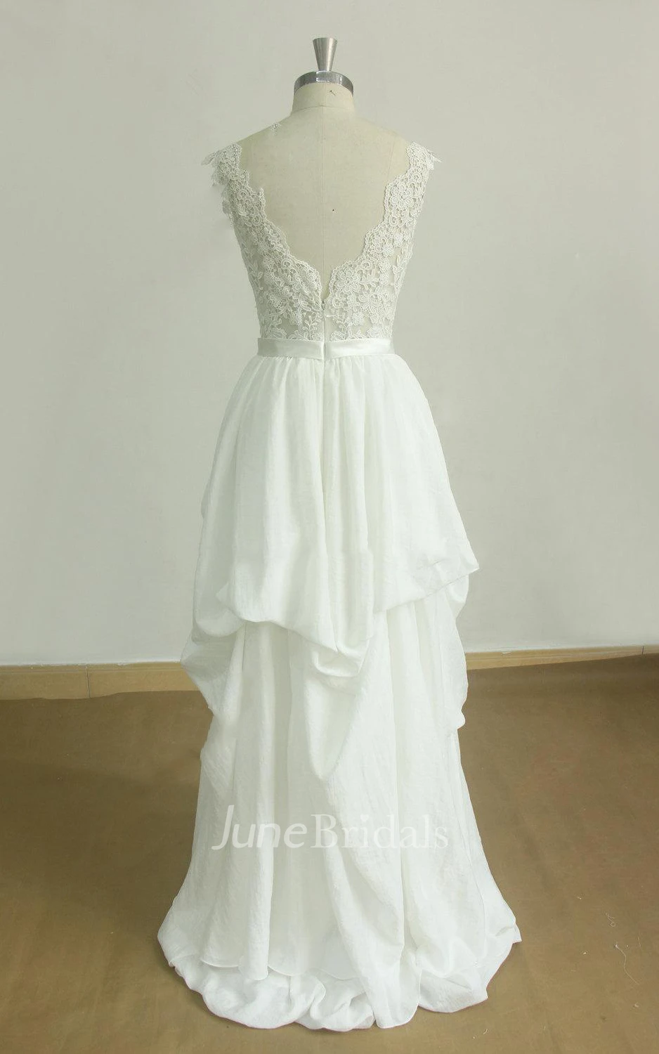 Chiffon Lace Weddig Dress With Ruffles
