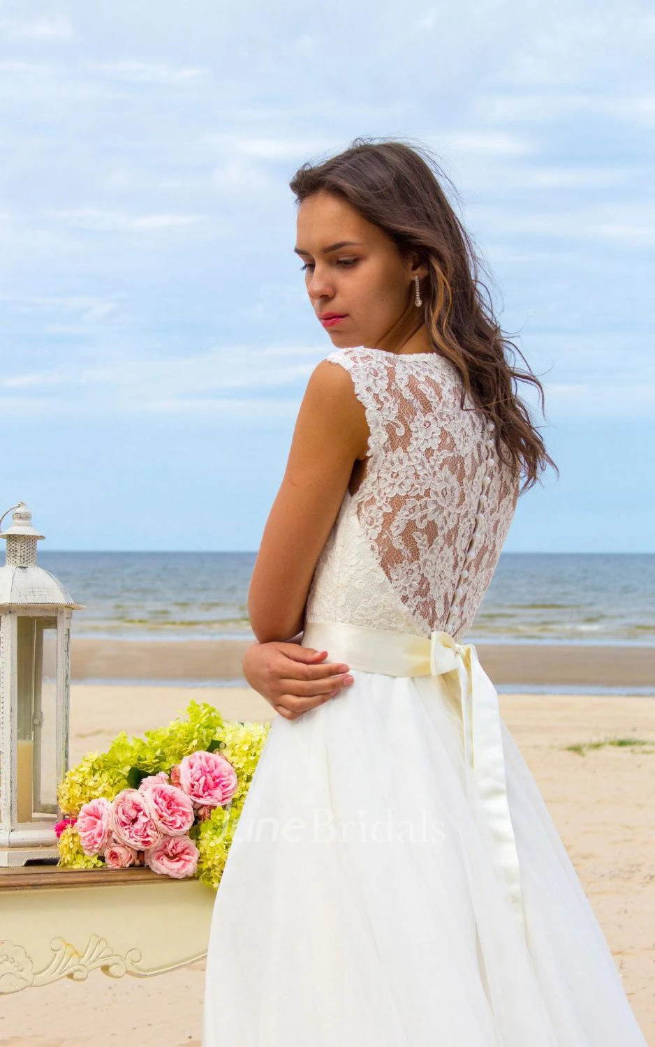 A-Line Tulle Lace Satin Weddig Dress With Illusion Button