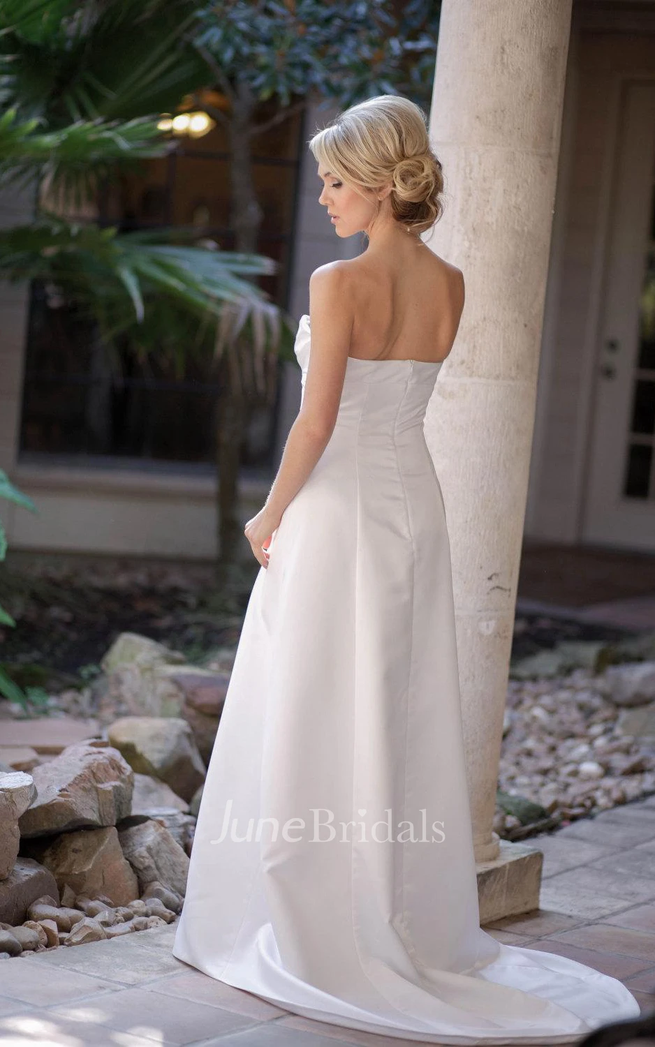 A-Line Sleeveless Sleeve Satin Weddig Dress With Sequins