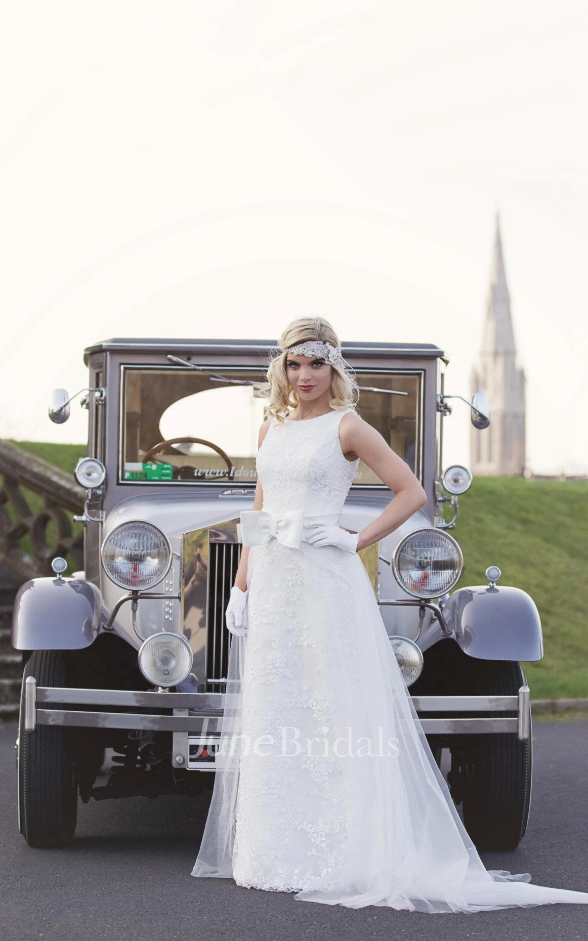 Jewel Sleeveless Long Tulle Wedding Dress With Sash And Bow