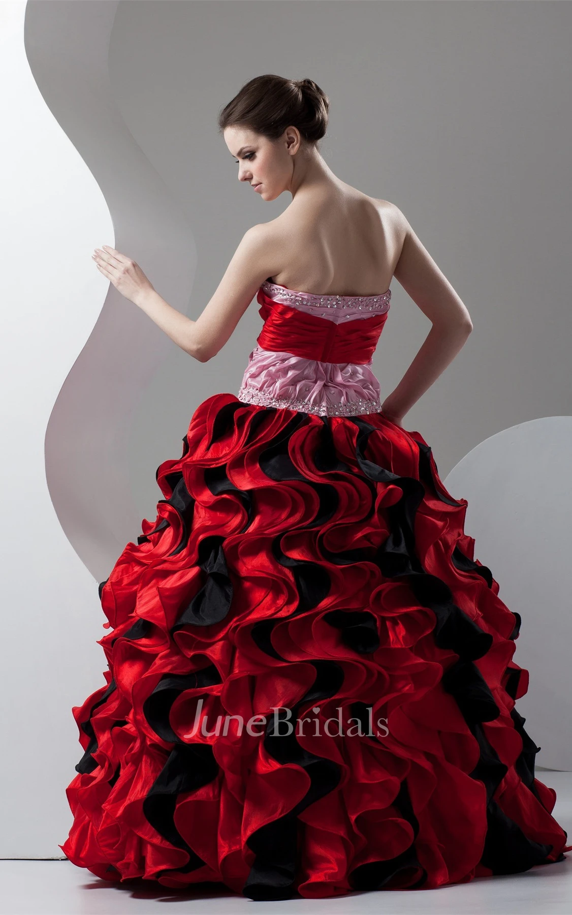 Mute-Color Ruffled Ball Dress with Broach and Stress