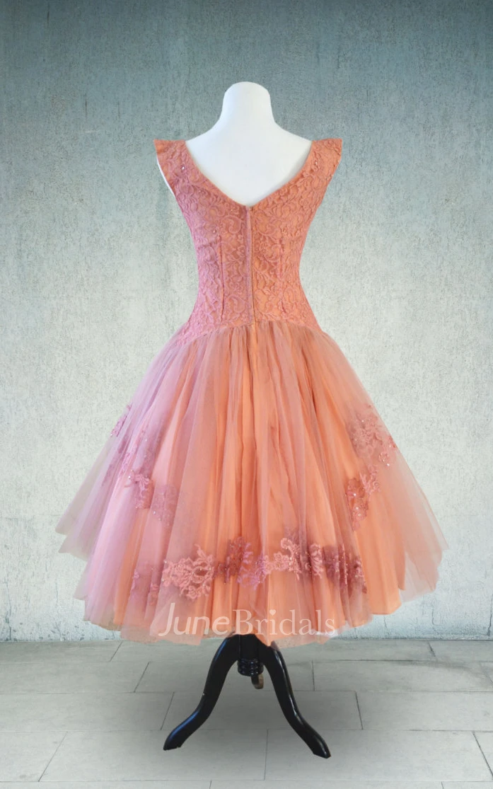 Vintage Sleeveless Jewel Neck Ball Gown With Appliques