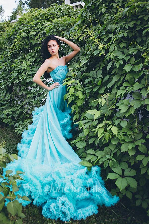 Hot Sale Semi-Sweetheart Cloud Prom Dress Beadings Appliques With Train