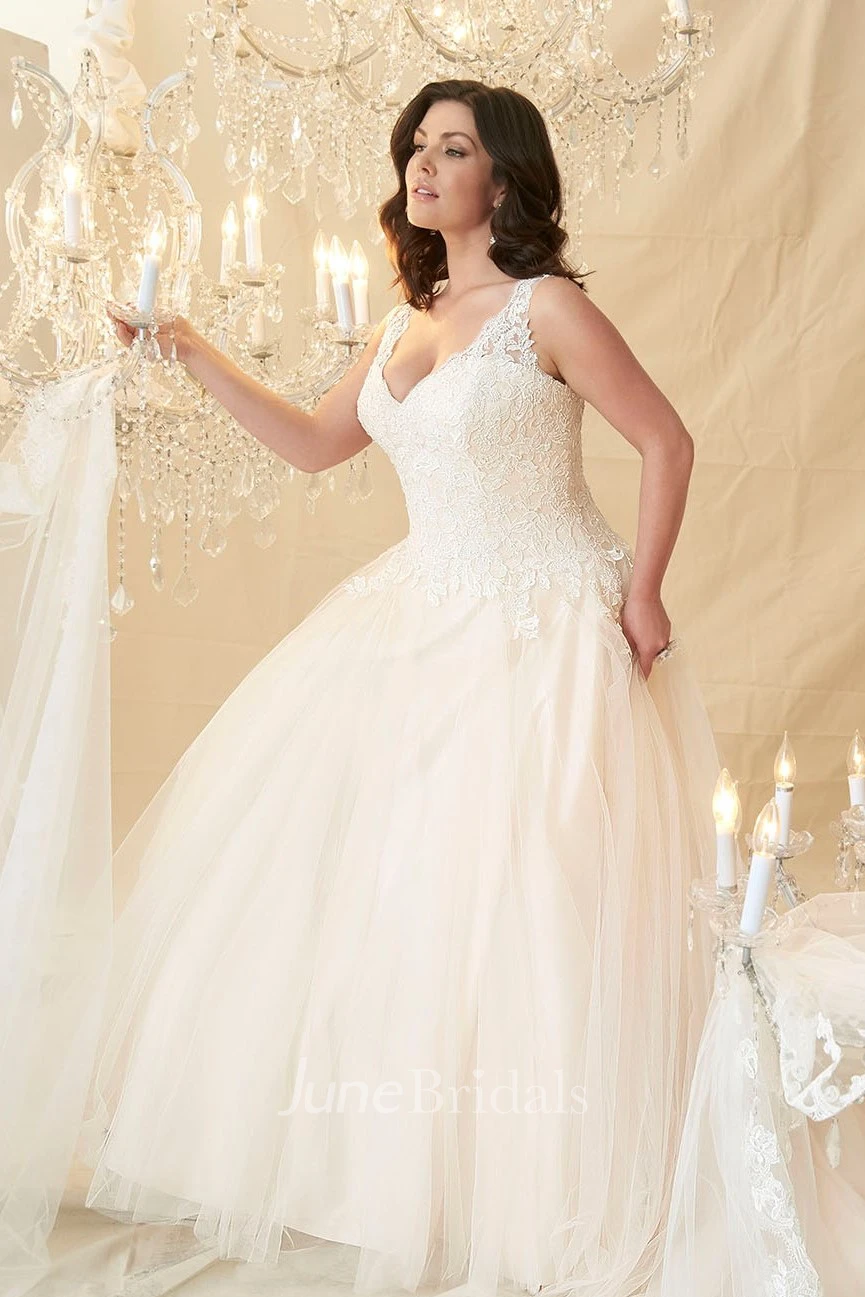 Ball Gown V-Neck Beaded Sleeveless Tulle&Lace Plus Size Wedding Dress