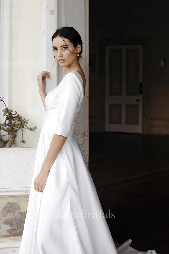 Satin Plunging V-neck Sexy Elegant Bridal Gown With 3/4 Sleeves And Court Train