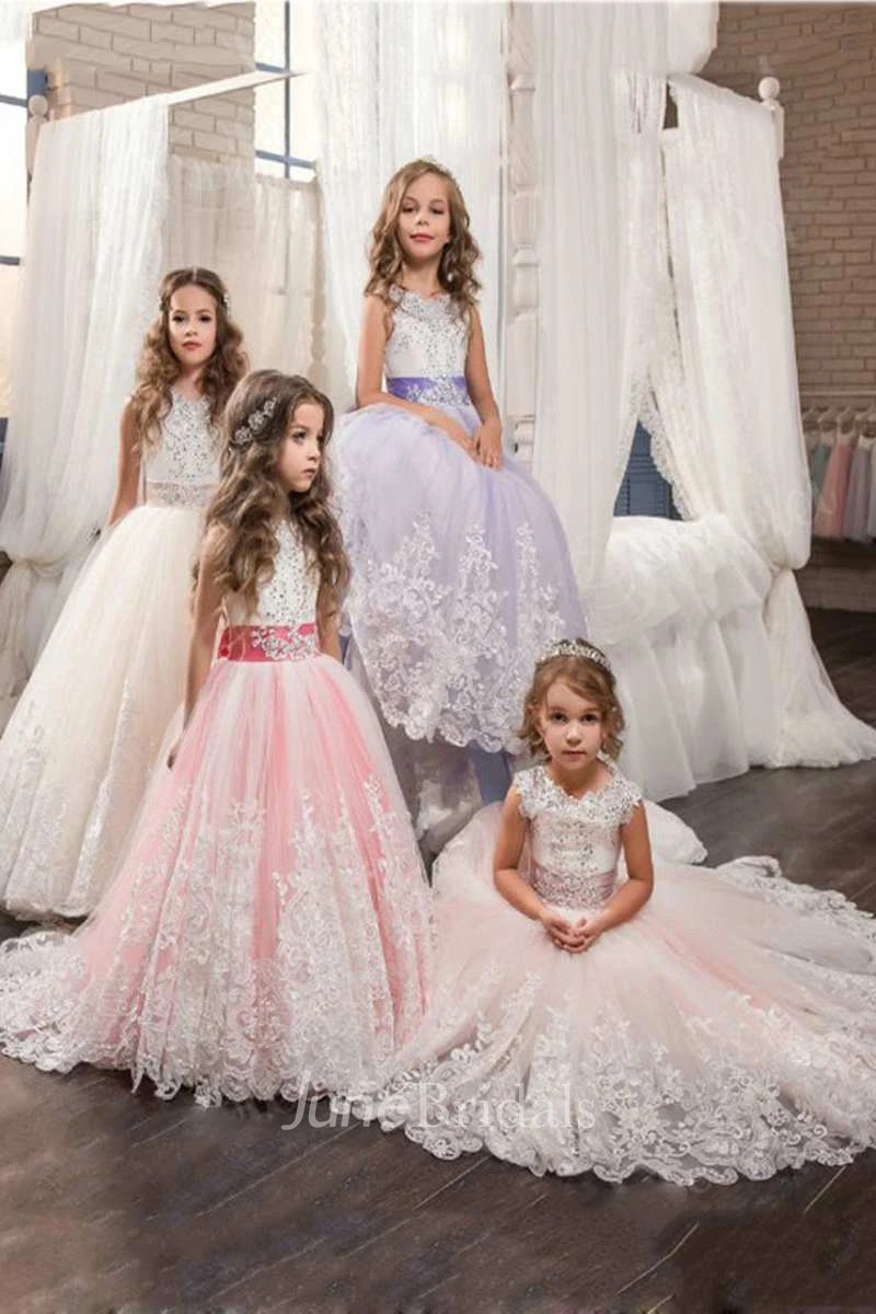 Sleeveless Scoop Neck Lace Ball Gown With Beading