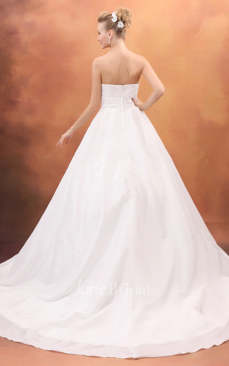 Dramatic Strapless A-Line Taffeta Princess Ball Gown With Laces