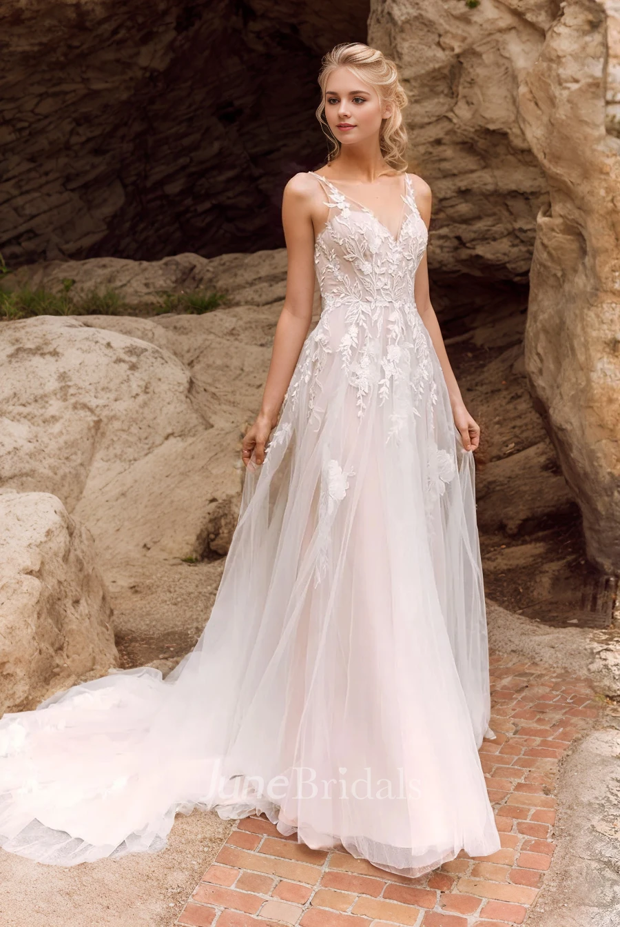 Ethereal A-line Country Bobo Spring Wedding Dress with Train Lace Deep-V Back Rustic Gown