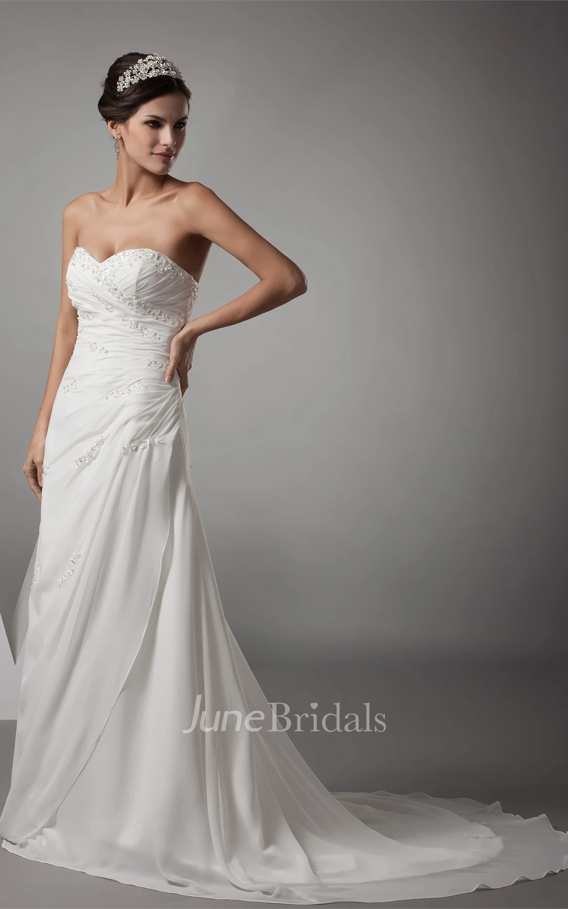 Sweetheart Appliqued Criss-Cross Chiffon Dress with Court Train