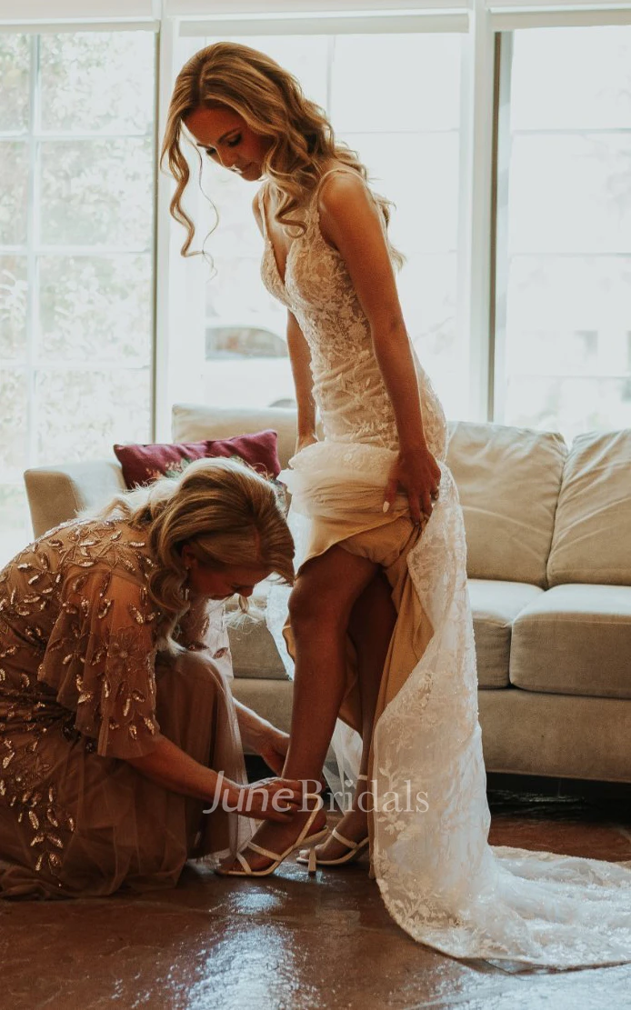 Sexy Mermaid V-neck Lace Sleeveless Spring Wedding Dress with Sweep Train Simple Elegant Ethereal Country Garden