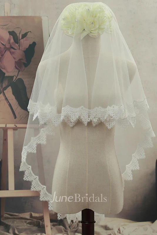 Simple Style Triangular Short Wedding Veil with Lace Edge