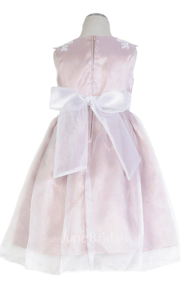 Cap-sleeved A-line Appliqued Dress With Pleats and Bow