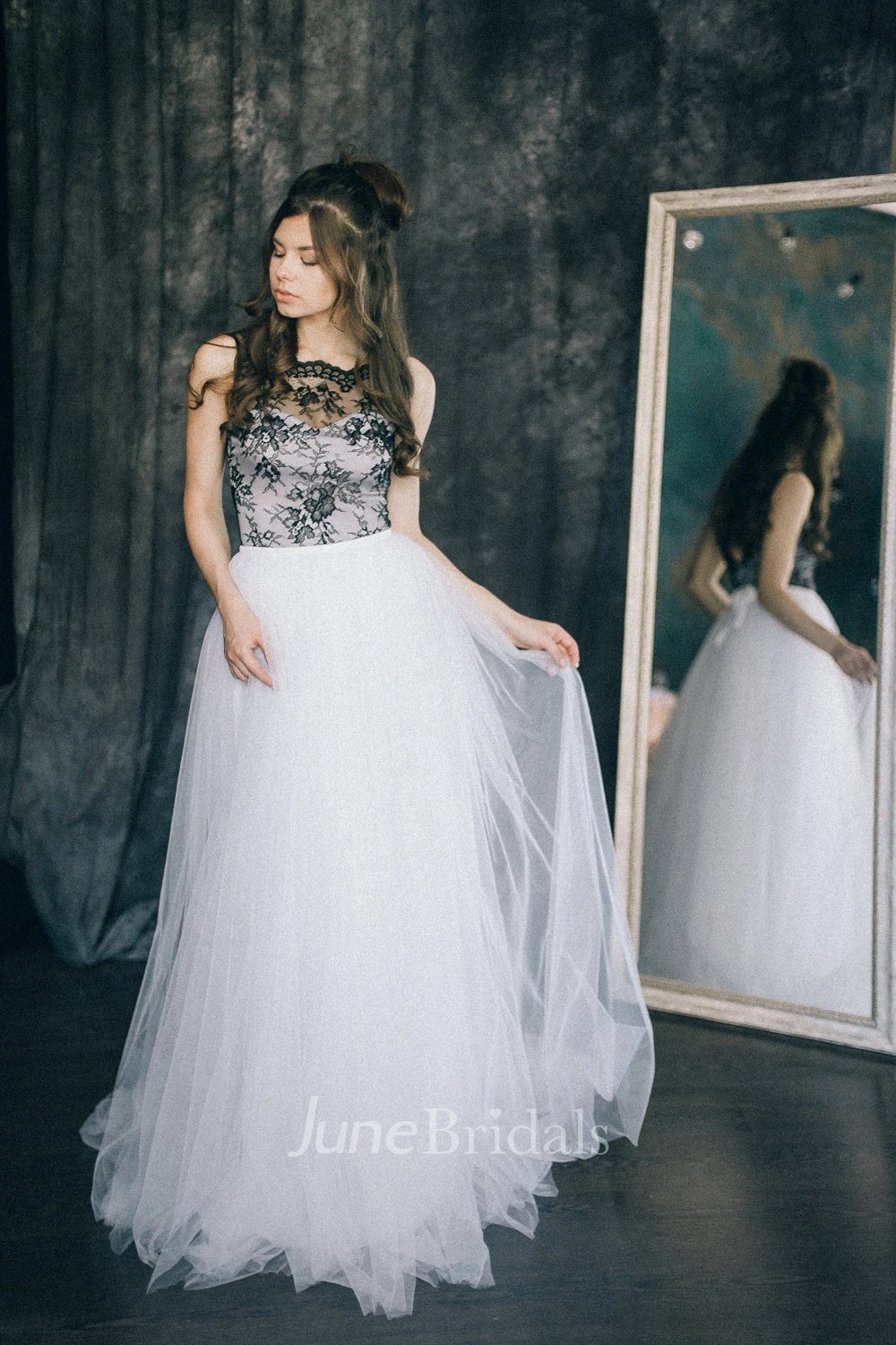 Sheath Straps Floor-length Sleeveless Dress Open Back With Appliques And Pleats Black Wedding Dress