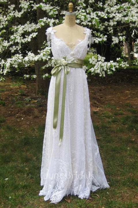 V-Neck Sleeveless A-Line Hippie Lace Wedding Dress With Bow