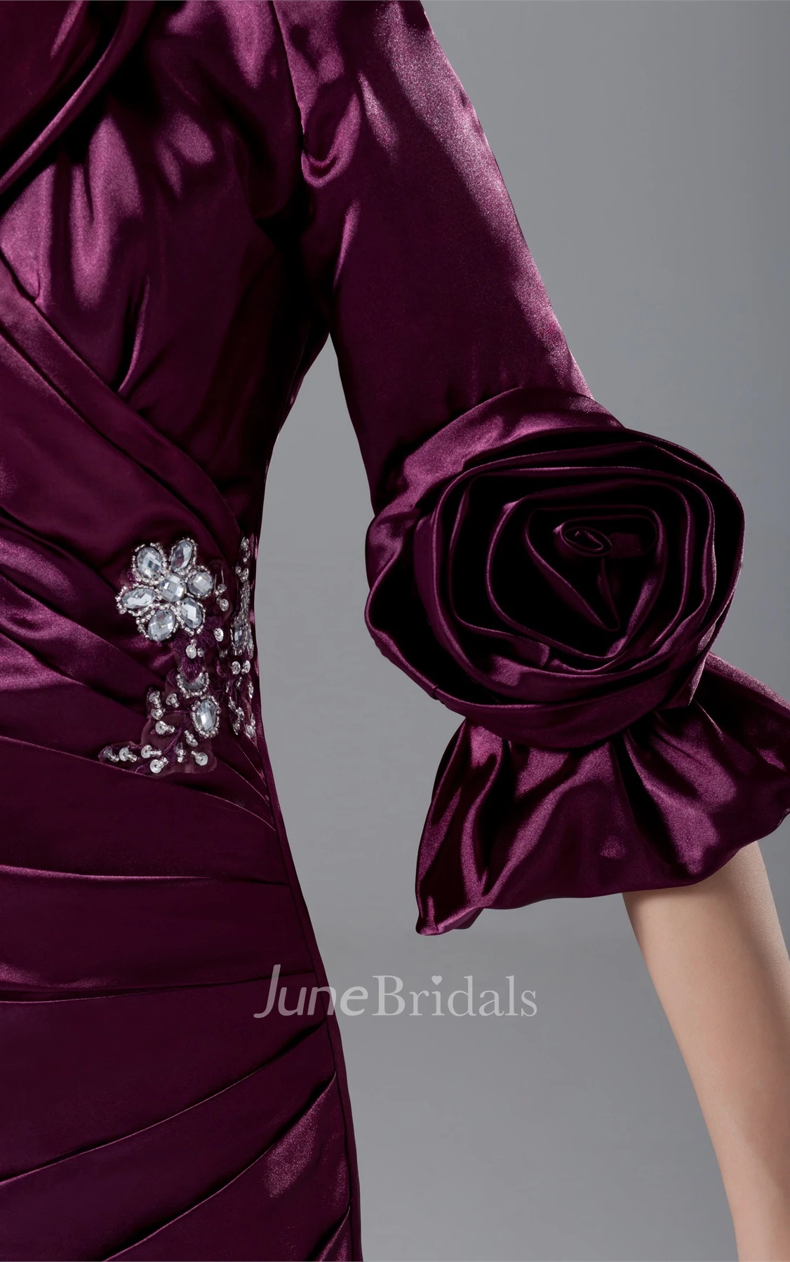 Exquisite Long-Sleeve Side-Ruched Gown with Flower and Beading