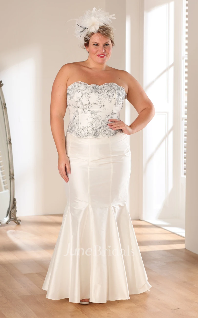 Trumpet Long Strapless 3-4-Sleeve Satin Appliques Dress