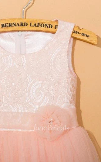 Lace Tulle Flower Girl Wedding Dress With Sleeveless and Scoop Neck