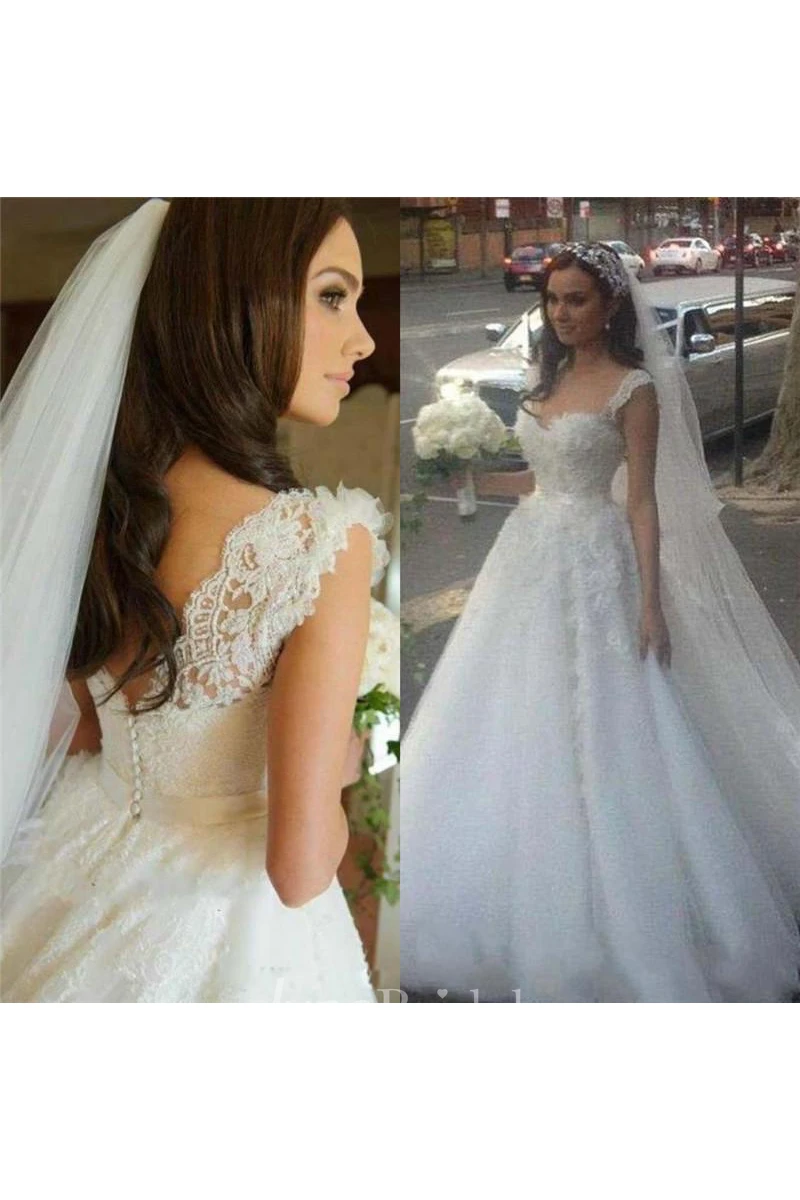 Delicate Lace Appliques Tulle Wedding Dress Button Zipper Back Straps Sleeveless