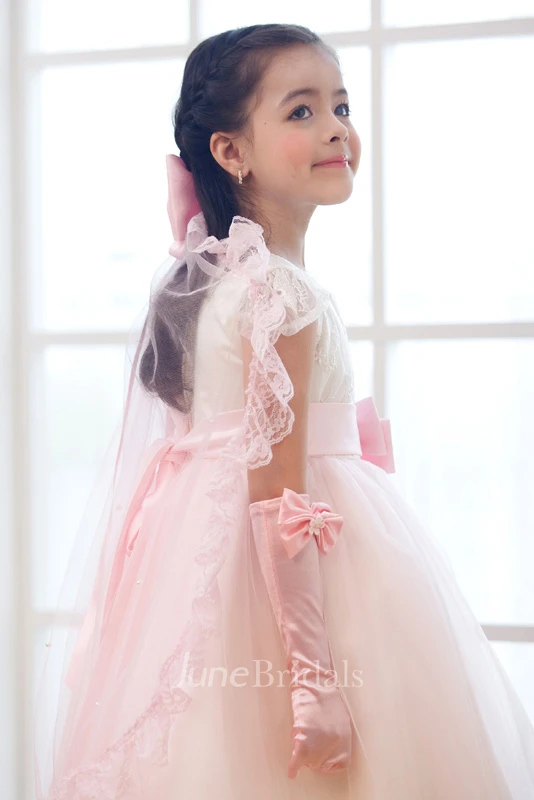 Princess Ruffled Lace Tier Tulle Flower Girl Veil with Bow