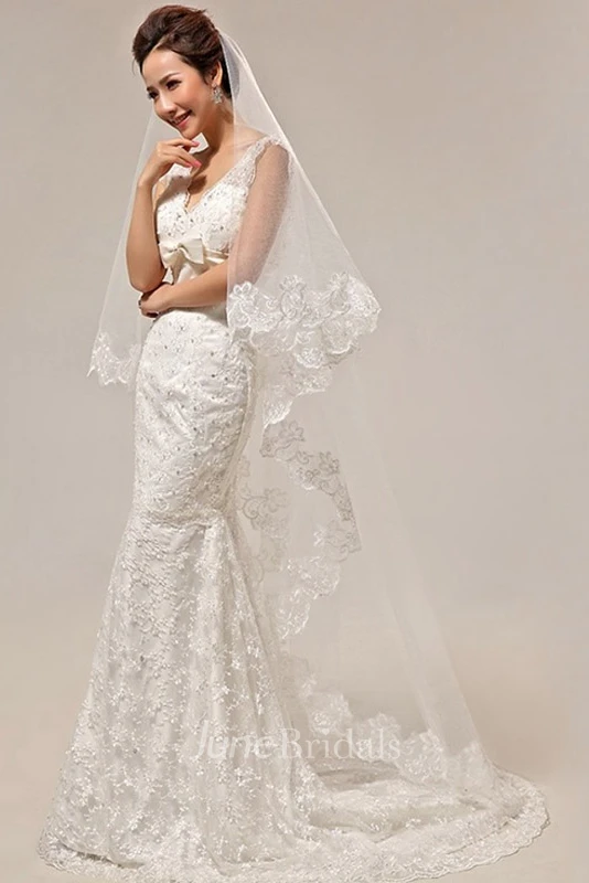 Simple Style Sweep Wedding Veil with Lace Edge