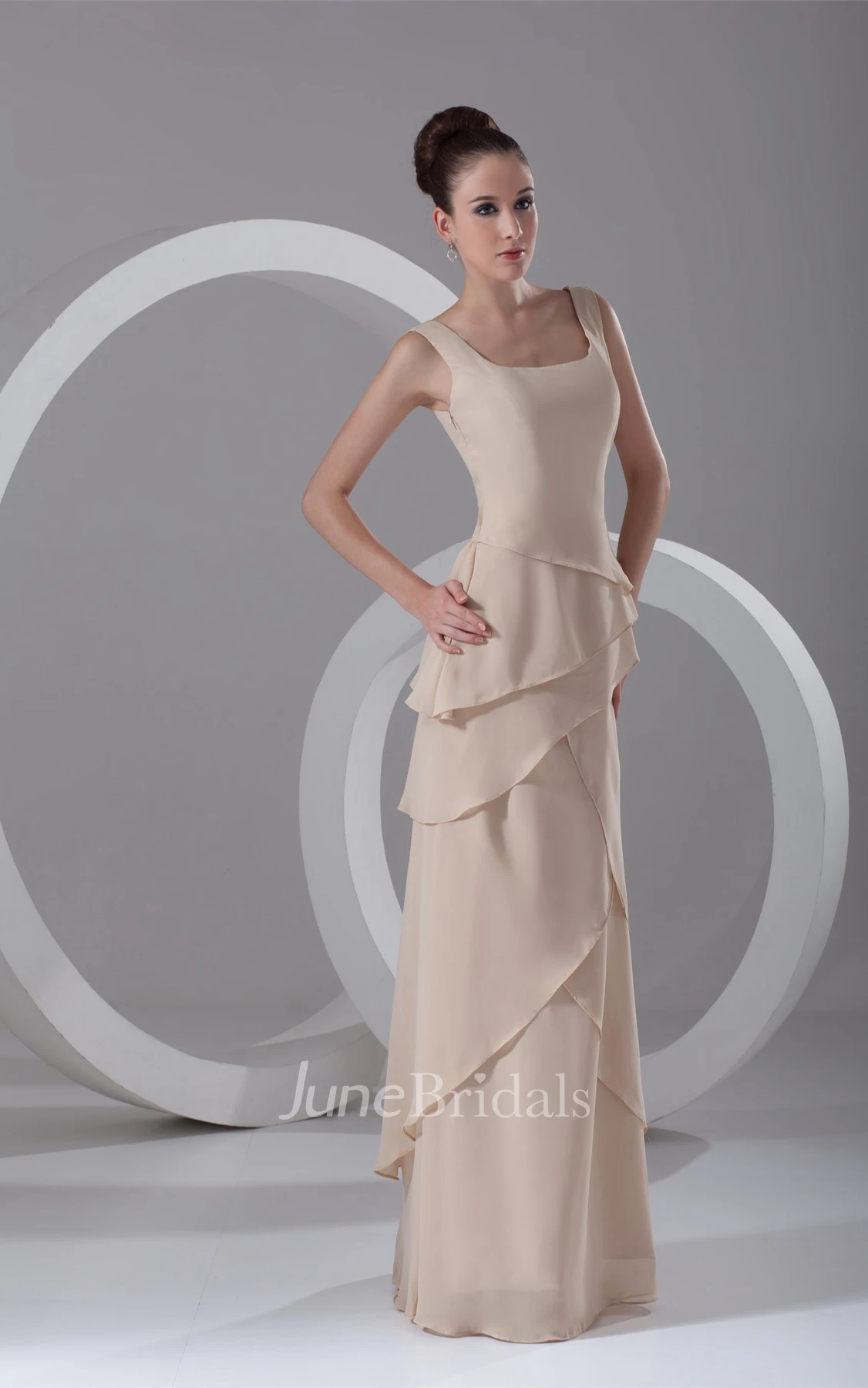 v-neck chiffon long sleeveless dress with layered design