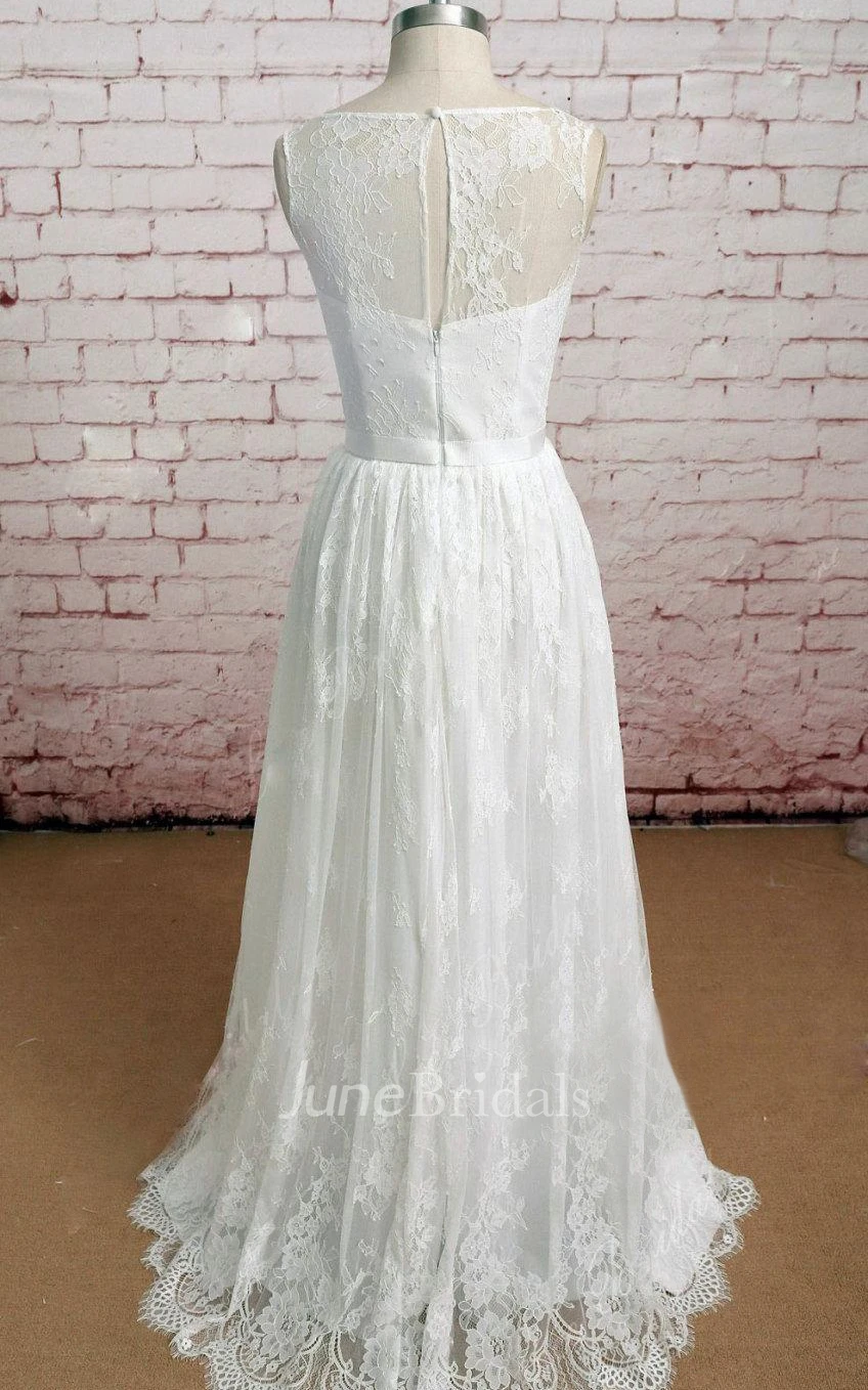 Exquisite Bateau Neck Soft Lace Wedding Dress Sleeveless With Pleats