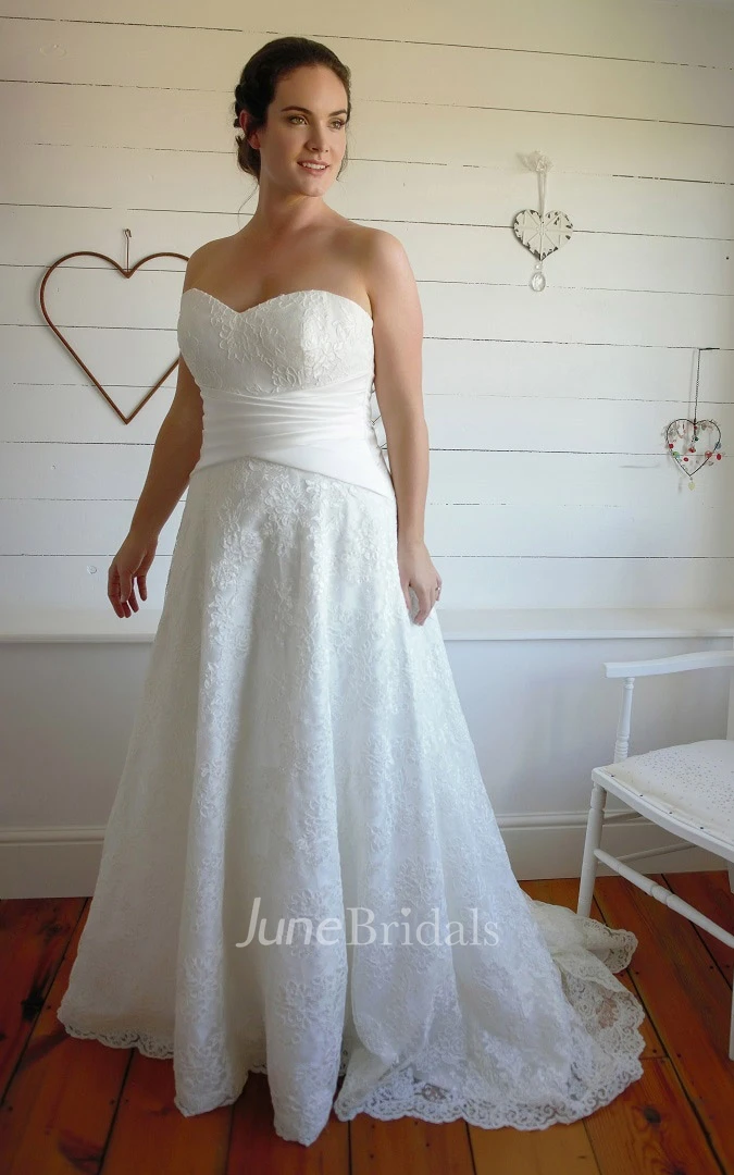 A-Line Long Sweetheart Sleeveless Lace Brush Train  Dress