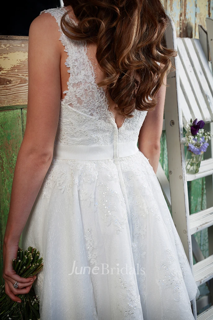 A-Line Jeweled Short Sleeveless Square-Neck Lace Wedding Dress With Appliques And V Back