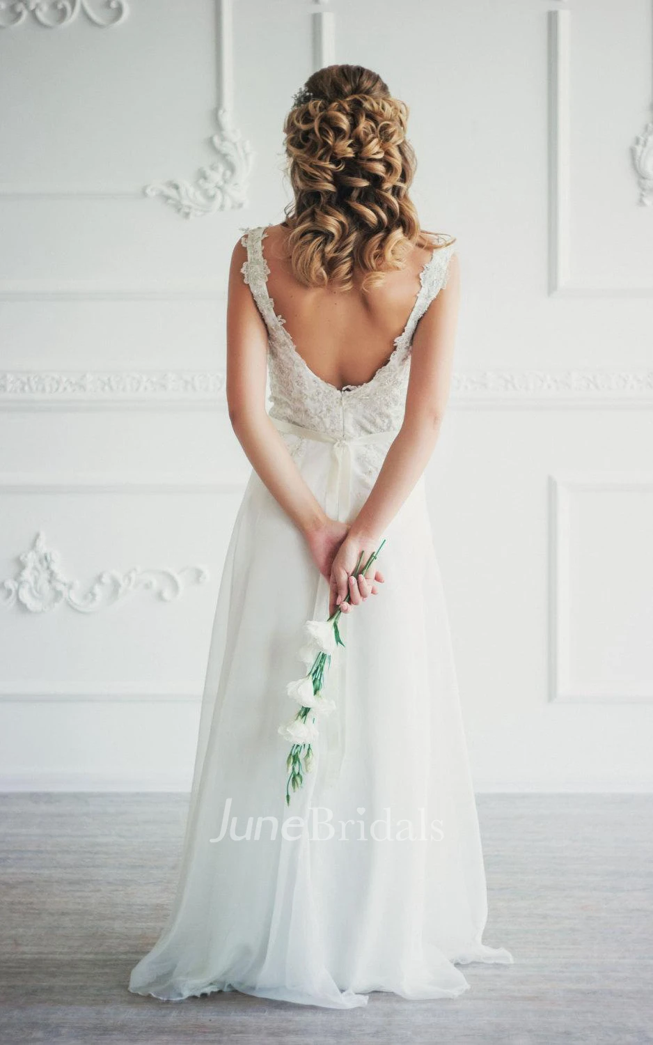 Sheath V-Neck Sleeveless Floor-Length Dress With Appliques