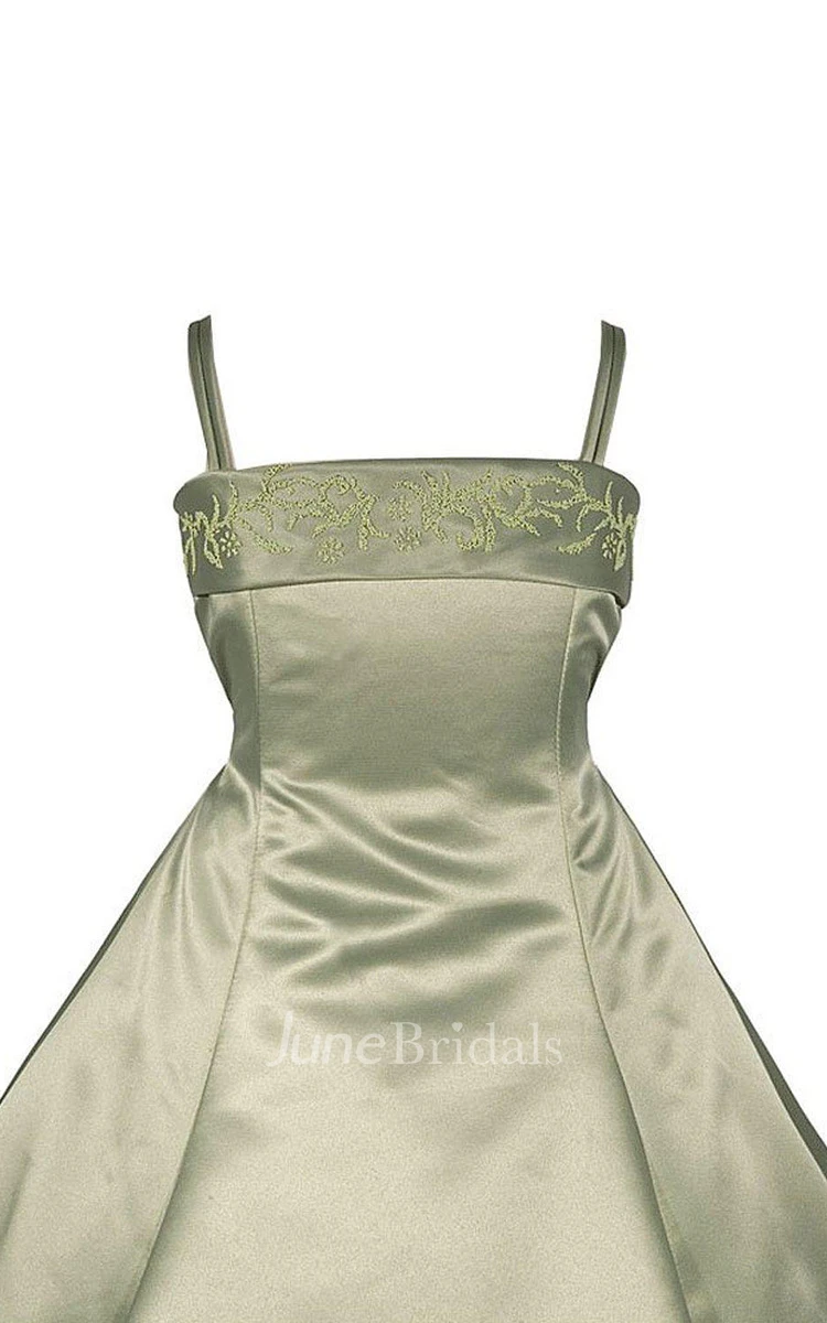 Sleeveless A-line Dress With Spaghetti Straps and Bow