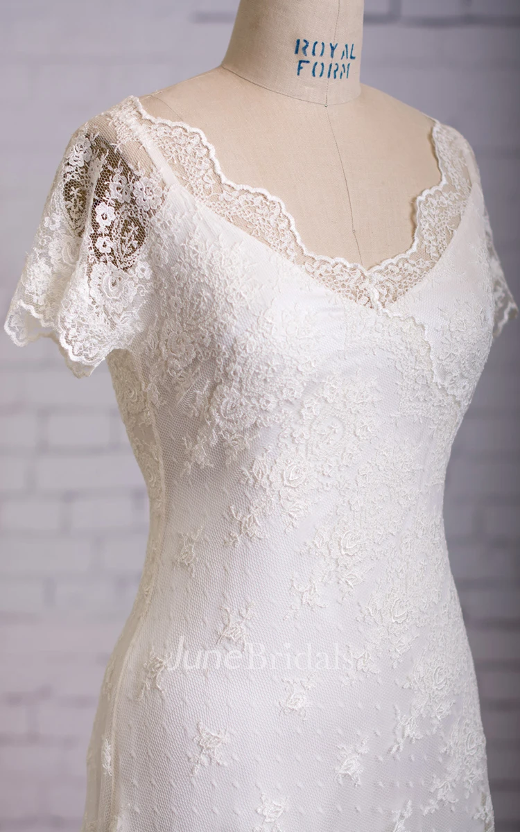 Column Cap-sleeved Lace Dress With Scalloped Edge Neckline