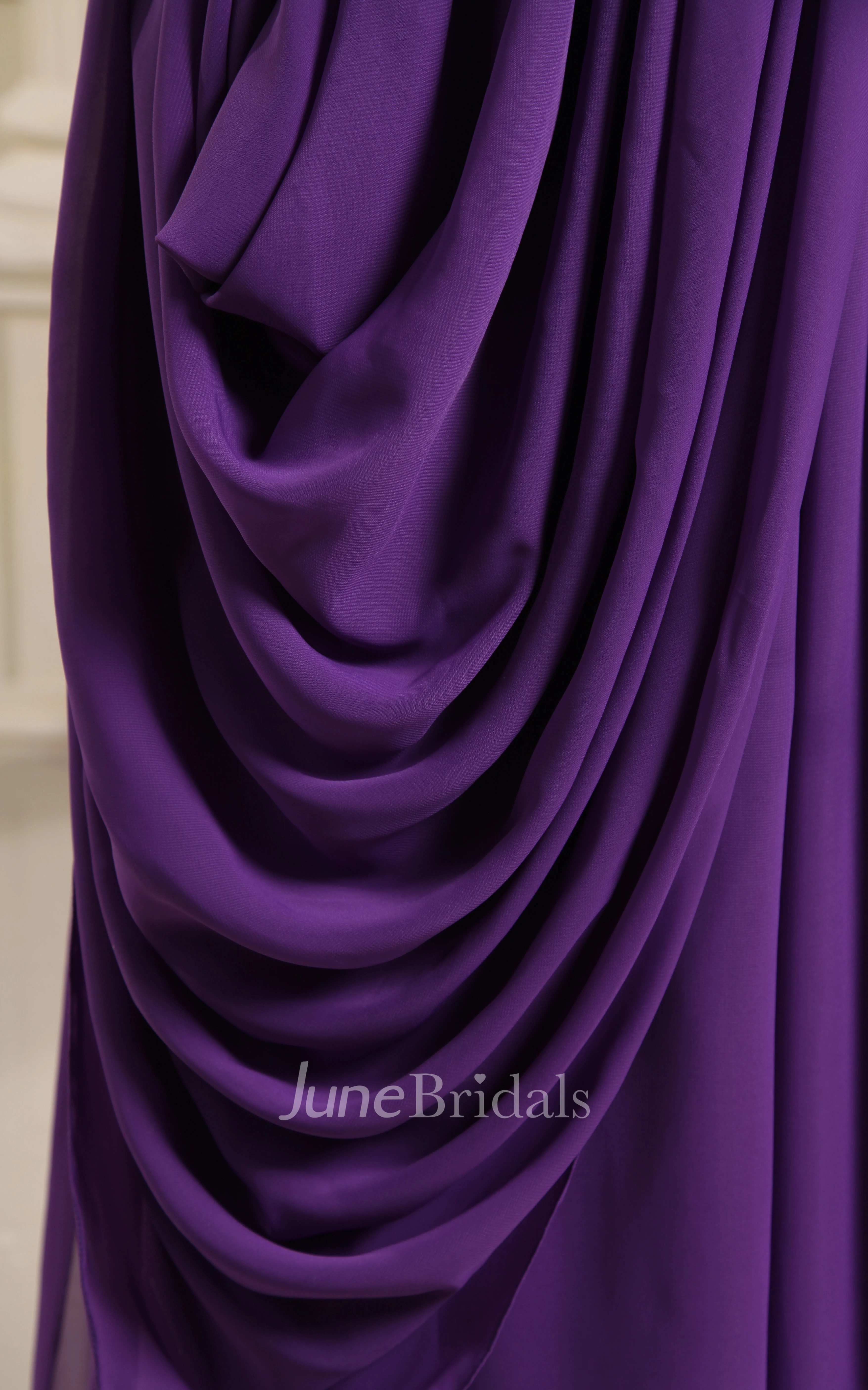 Chiffon Pleated Floor-Length Dress With Halter and Applique