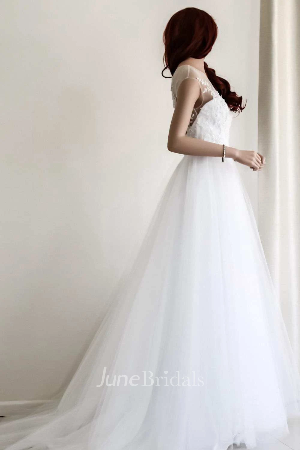 Scoop-Neck Sleeveless A-Line Tulle Appliqued Wedding Dress With Beading And Keyhole