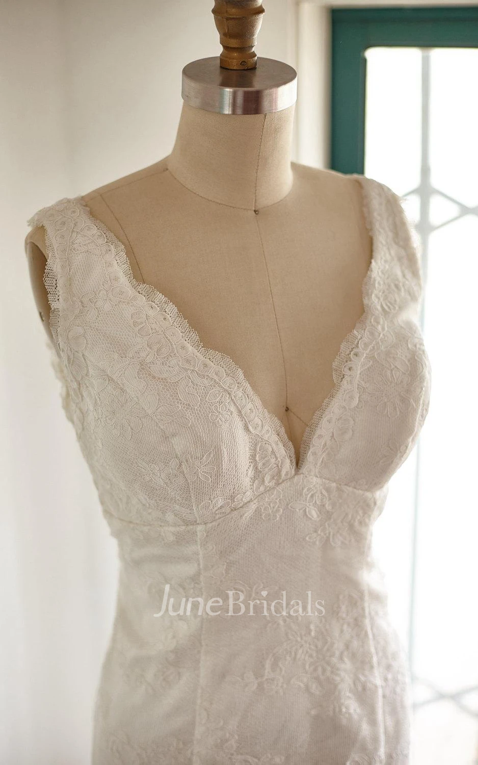 Trumpet V-Neck Lace Satin Weddig Dress With Low-V Back