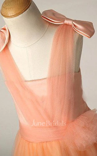 Sleeveless V-neck Pleated Tulle Dress With Flower Belt