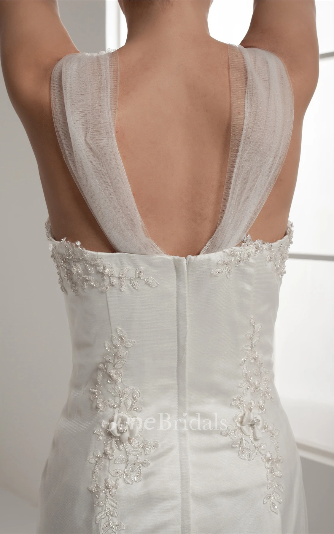 Sleeveless Mermaid Appliqued Dress with Flower and Sweep Train