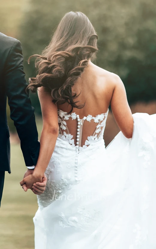 Mermaid Sexy Corset Illusion Elegant Strapless Tulle Charming Lace Appliqued Button Down Zipper Spring Wedding Dress