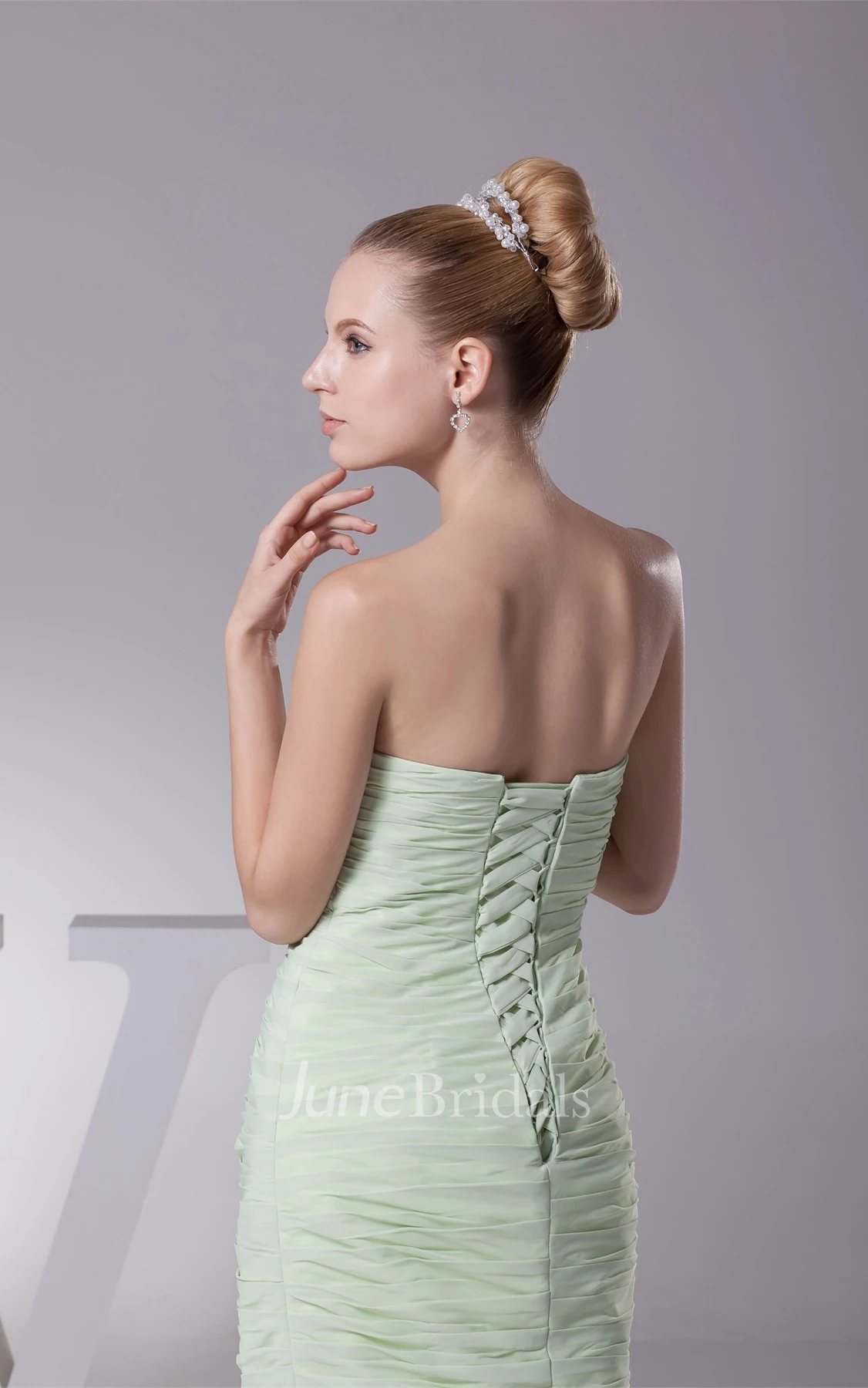 Sweetheart Body-Fitting Short Dress with Draping and Corset Back