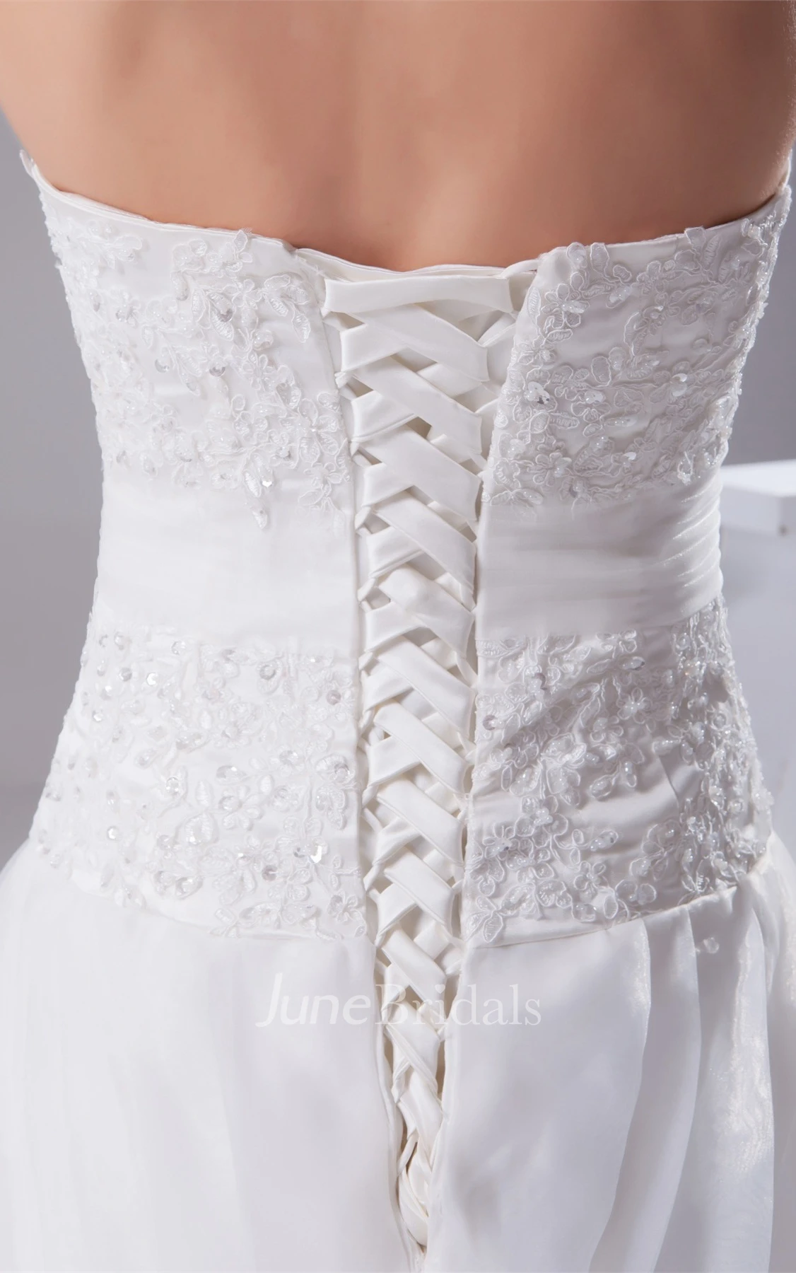 Sweetheart Appliqued A-Line Tulle Dress with Broach and Beading