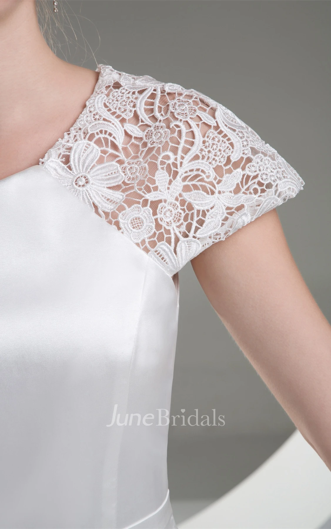 Caped-Sleeve Body-Fitting Mini Dress with Appliques