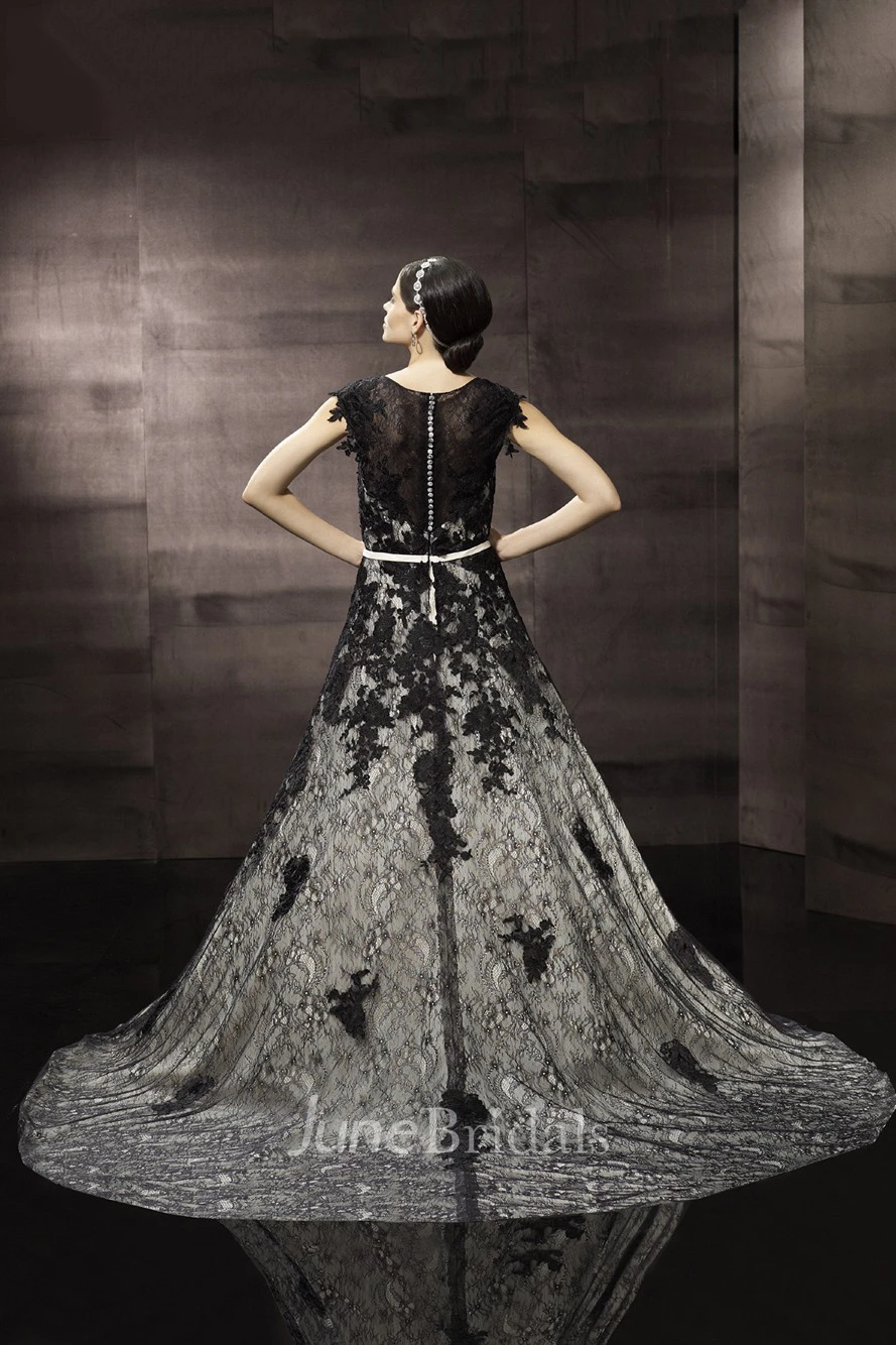 A-Line Scoop Sleeveless Long Appliqued Lace Wedding Dress With Court Train And Zipper Back