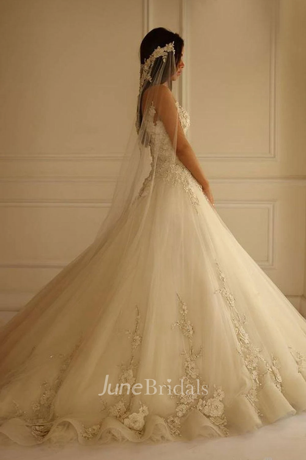 Delicate Sweetheart Tulle Princess Wedding Dress With Flowers Appliques