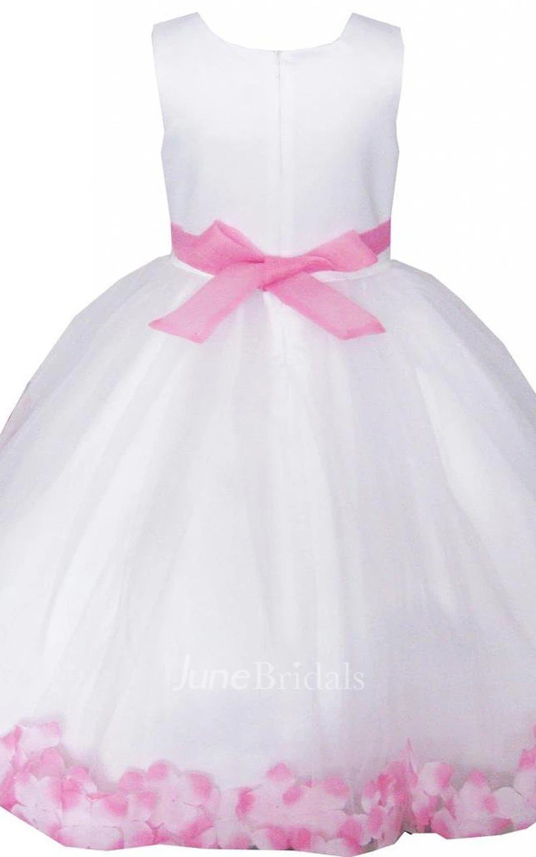 Sleeveless A-line Tulle Dress With Pletals and Bow
