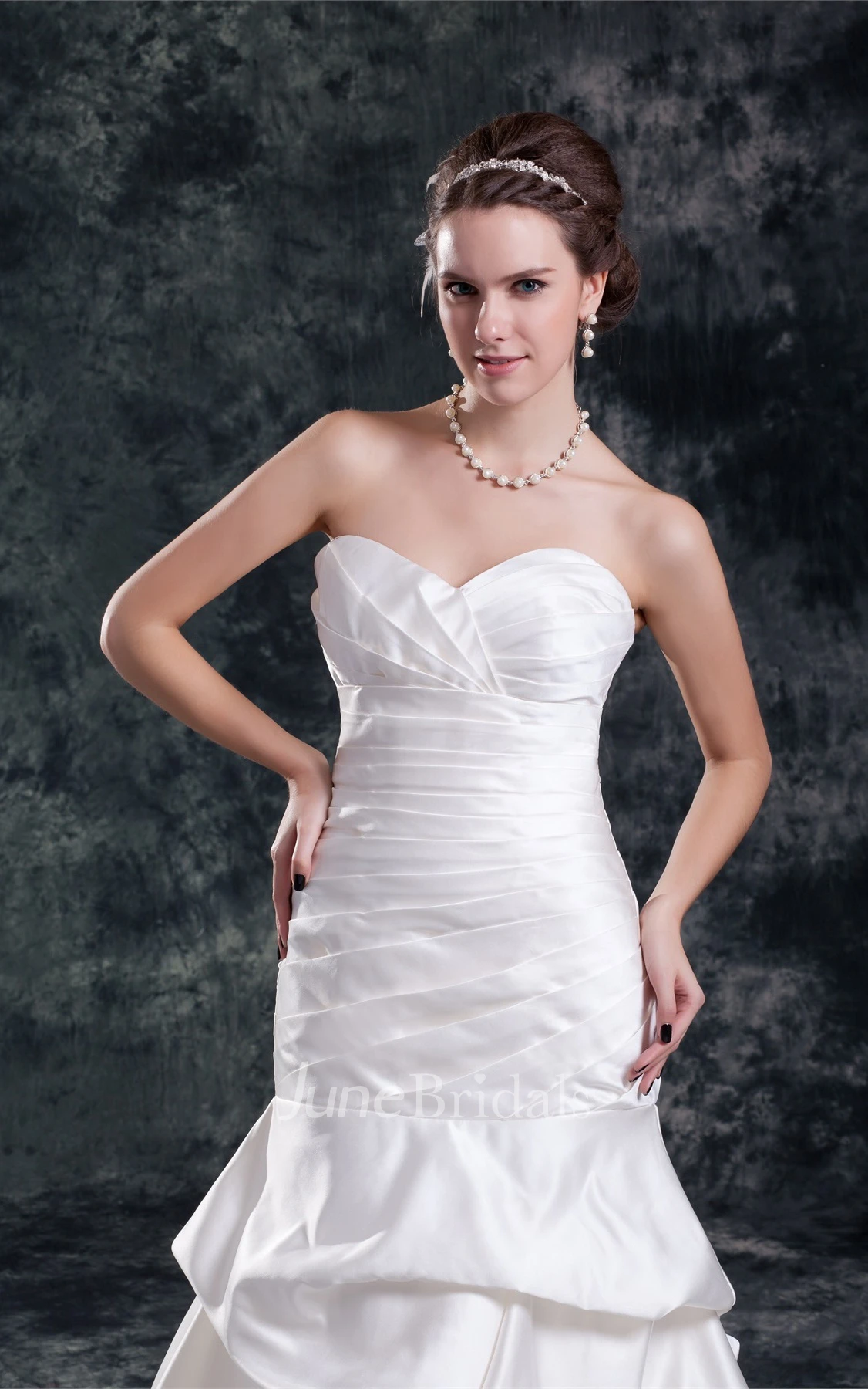 sweetheart ruching mermaid criss-cross dress with pick-up design