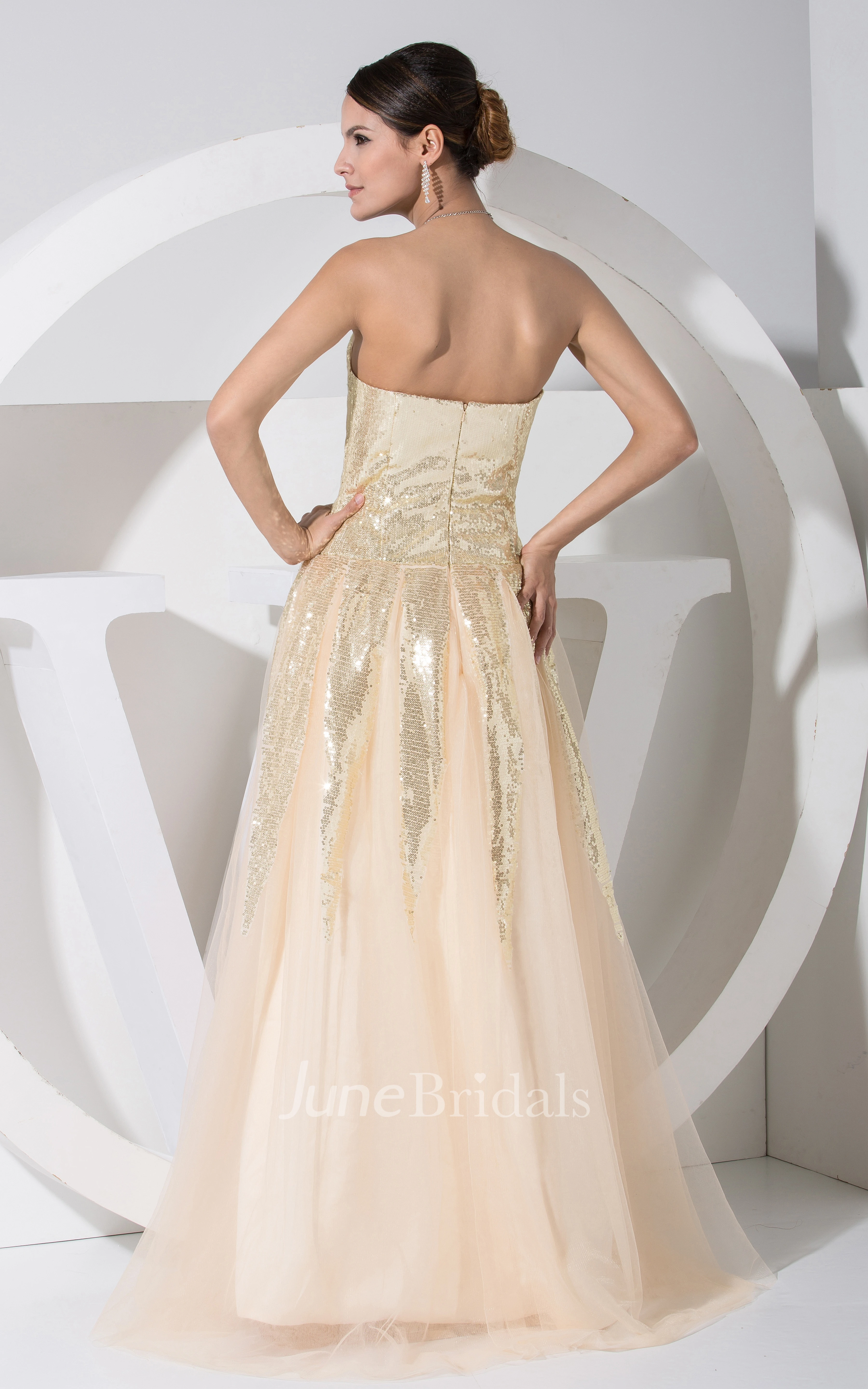 Sweetheart Sequined Long Dress With Tulle Overlay