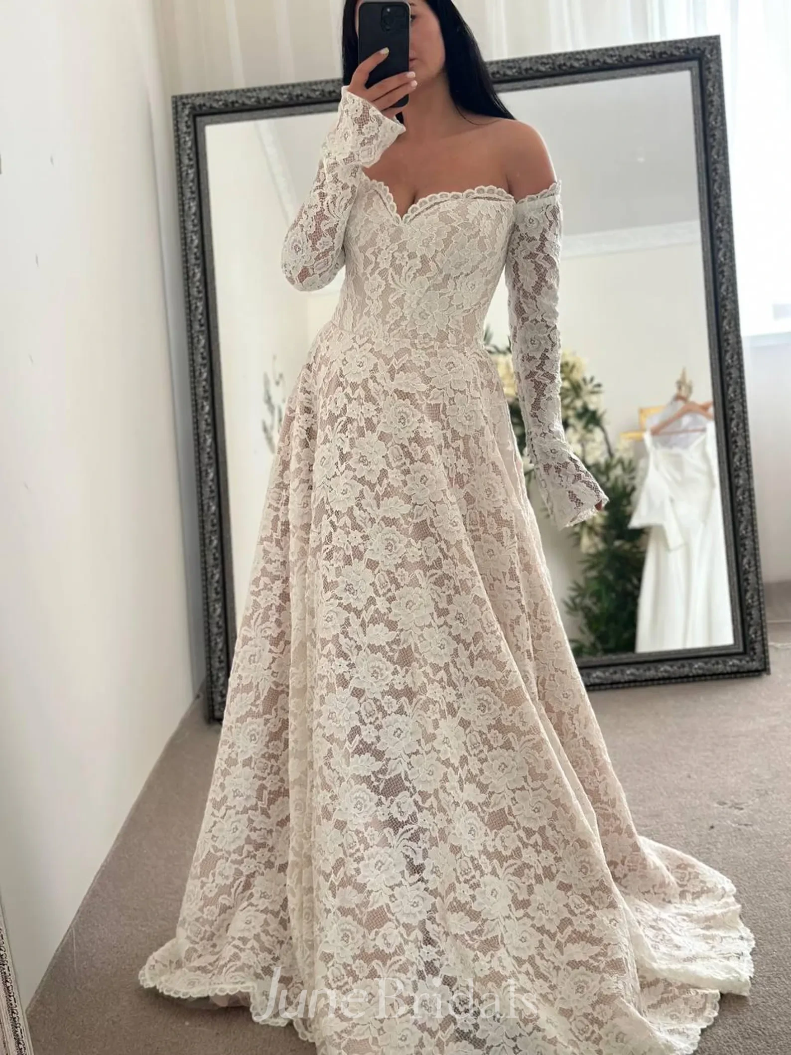 Bohemian Floral Lace Off Shoulder Spring Wedding Dress Vintage Sweetheart A Line Long Sleeve Bridal Gown