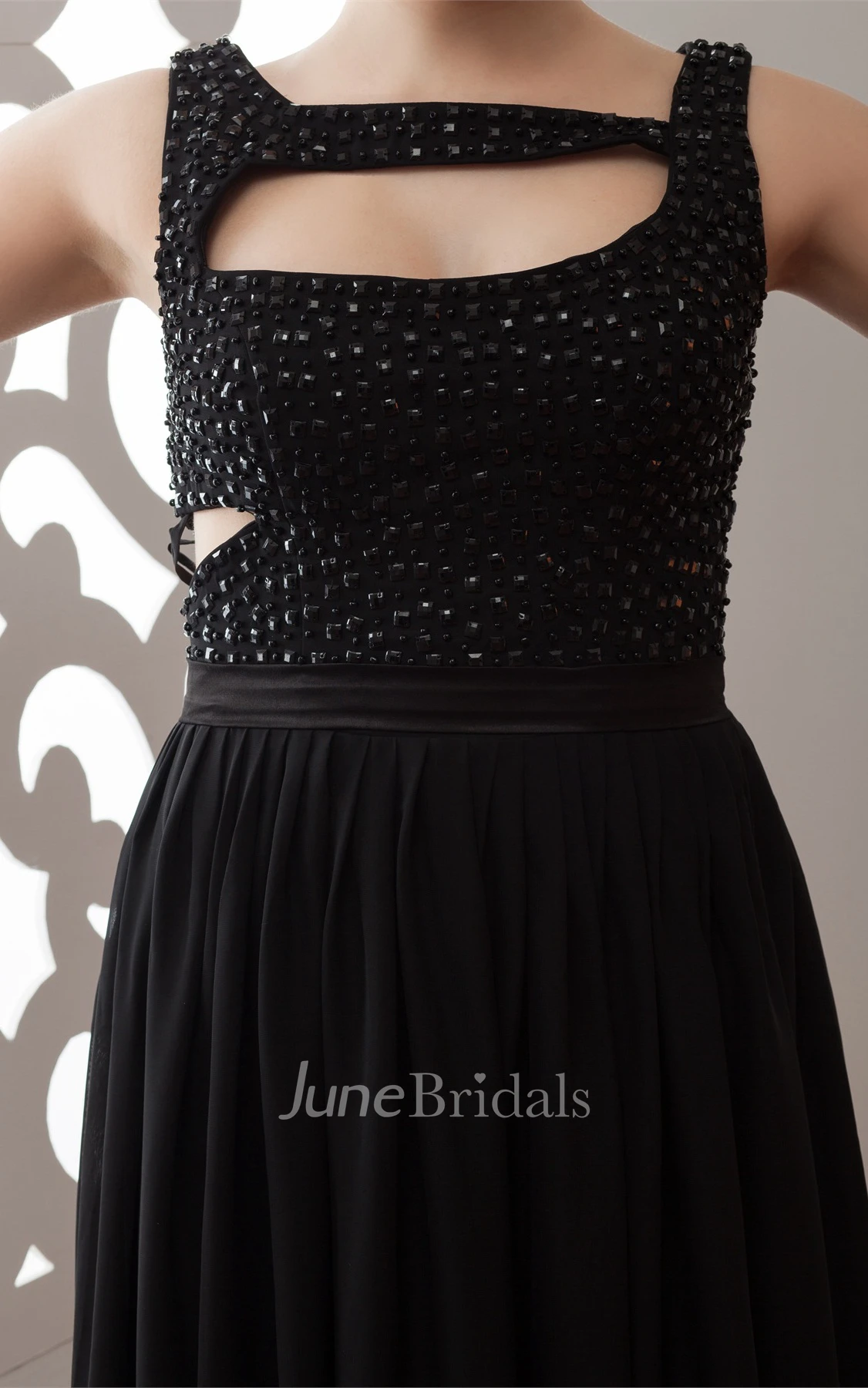 Sleeveless Chiffon Maxi Dress with Stress and Keyhole