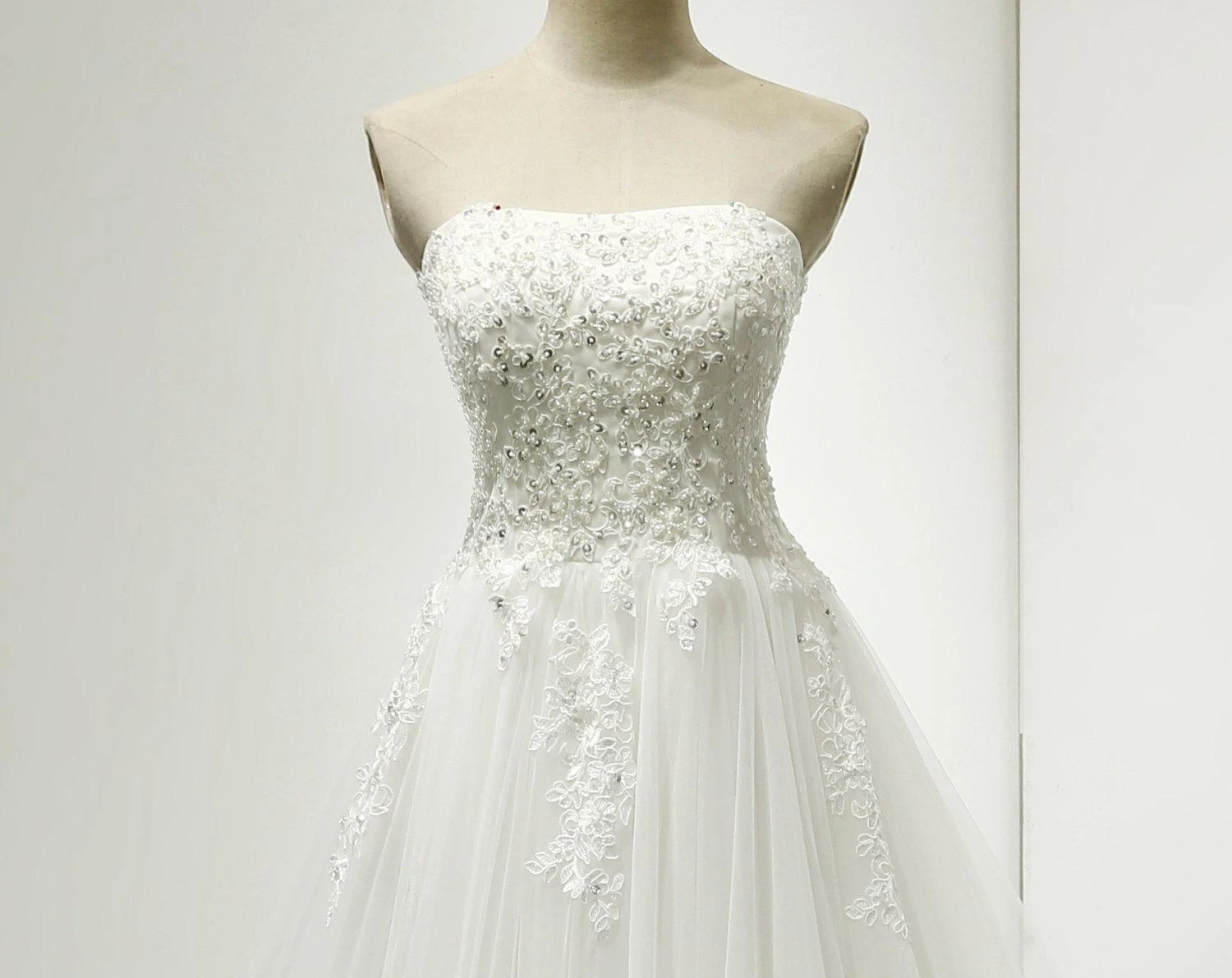 Strapless Tulle Wedding Dress With Lace Bodice Court Train