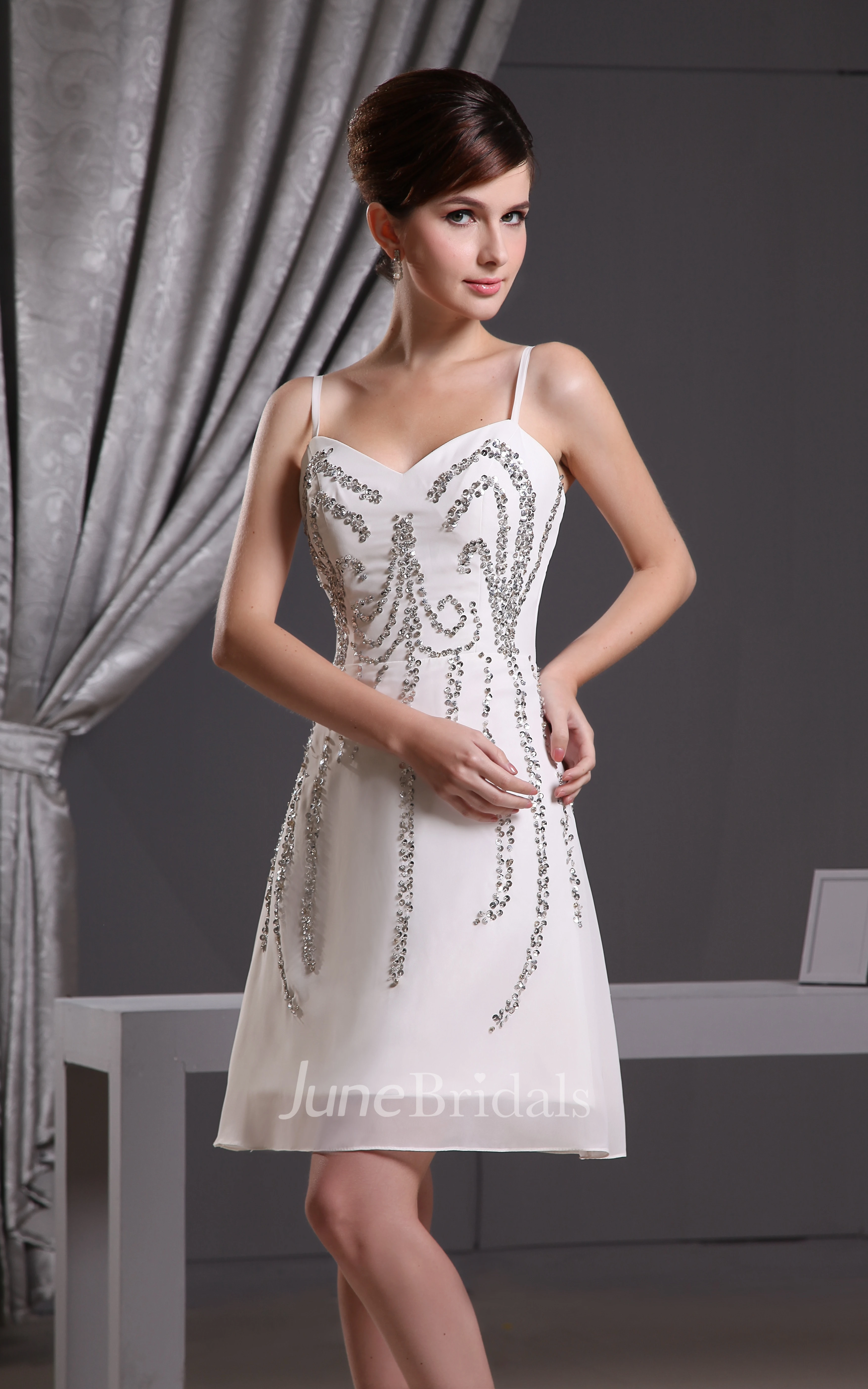 Chic V-Neck Sleeveless Short Dress With Beading